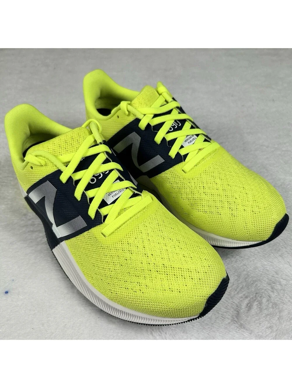 New Balance Women’s 890 V8 Running Shoes Size 7.5 Neon Yellow Walking Sneakers